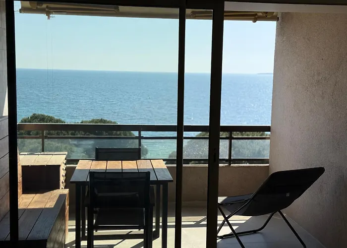 Center Bay Апартаменты Жуан-ле-Пен